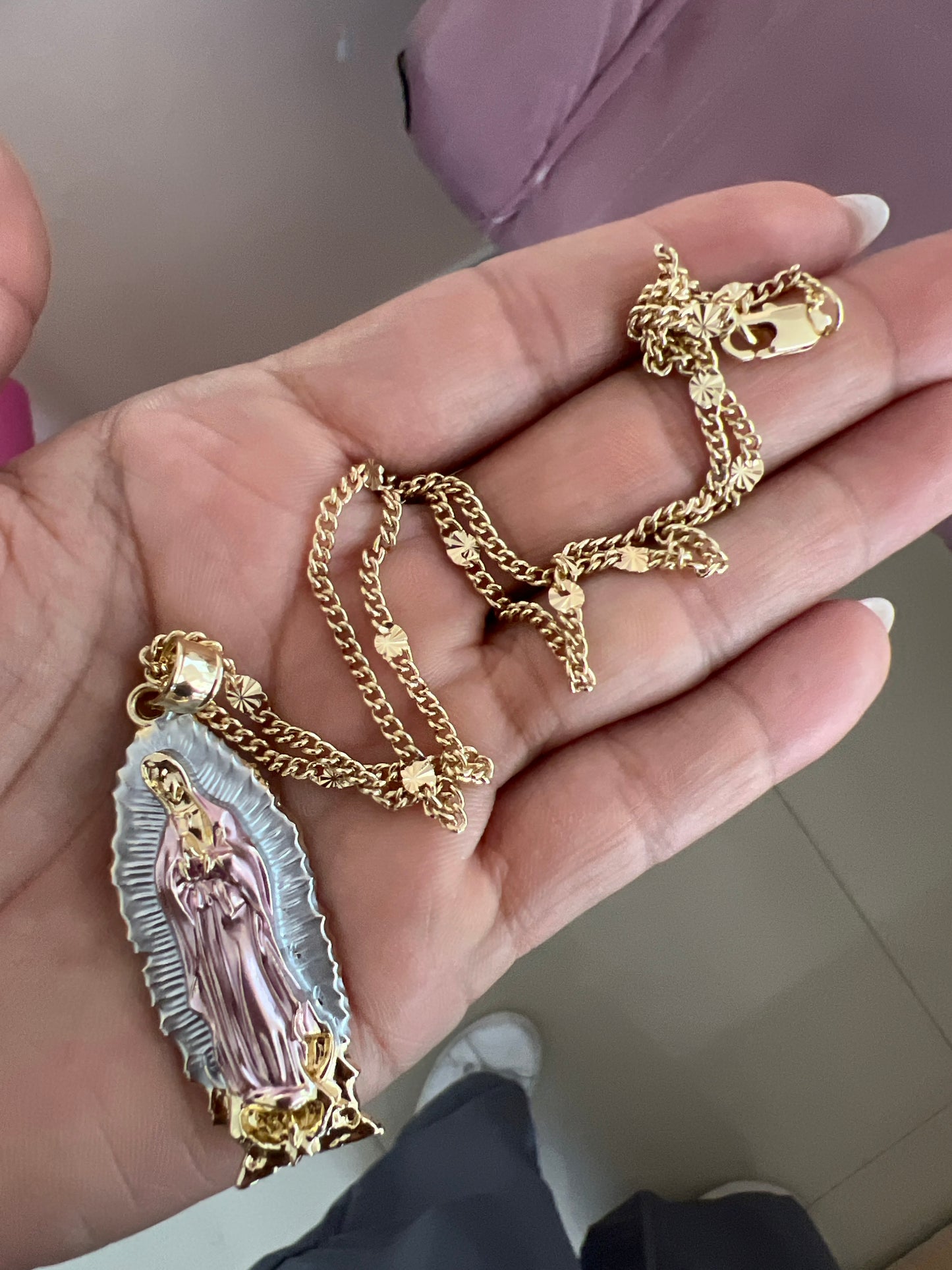 Collar Cadena de virgen rosa