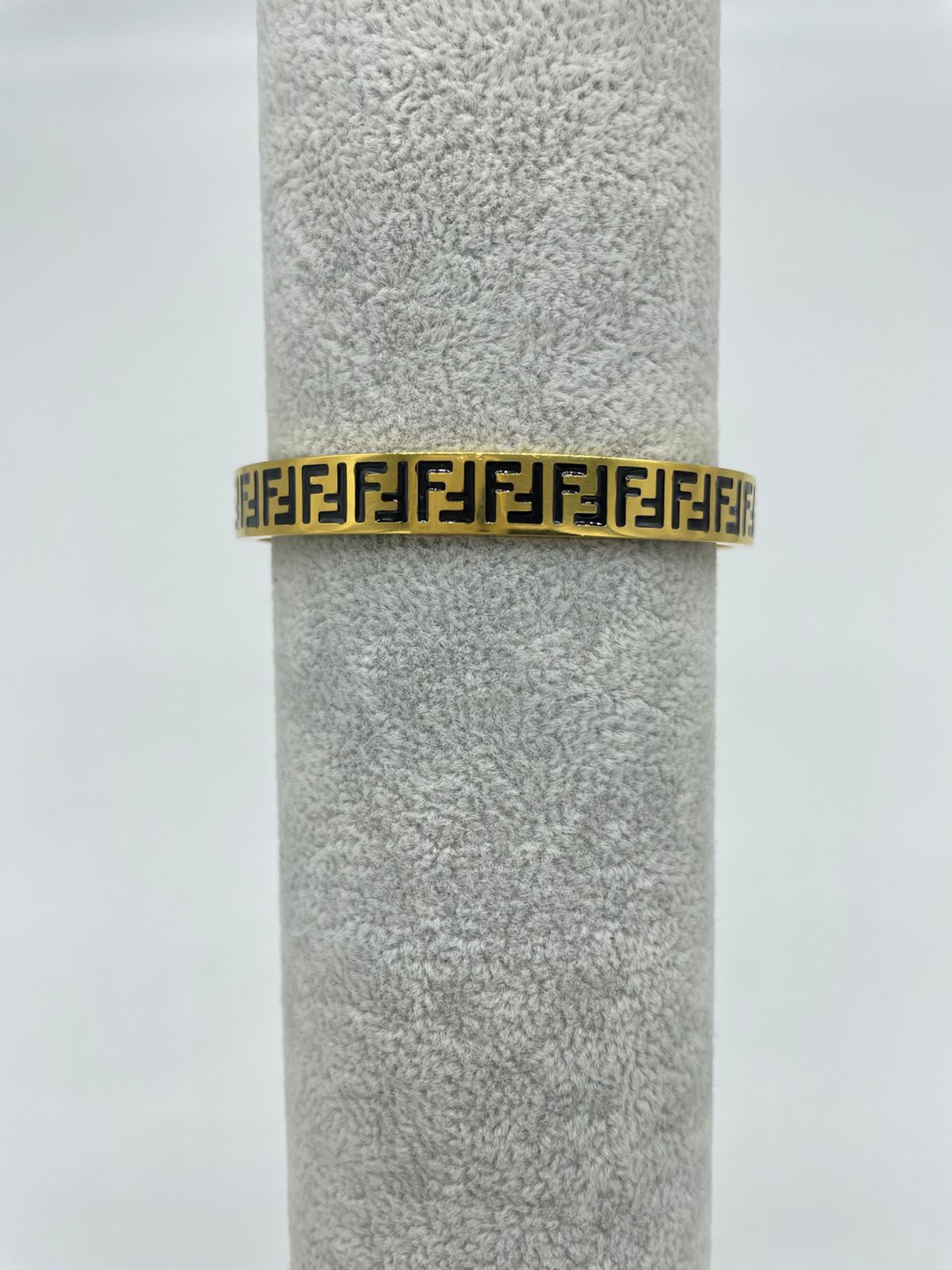 Pulsera Brazalete Fend