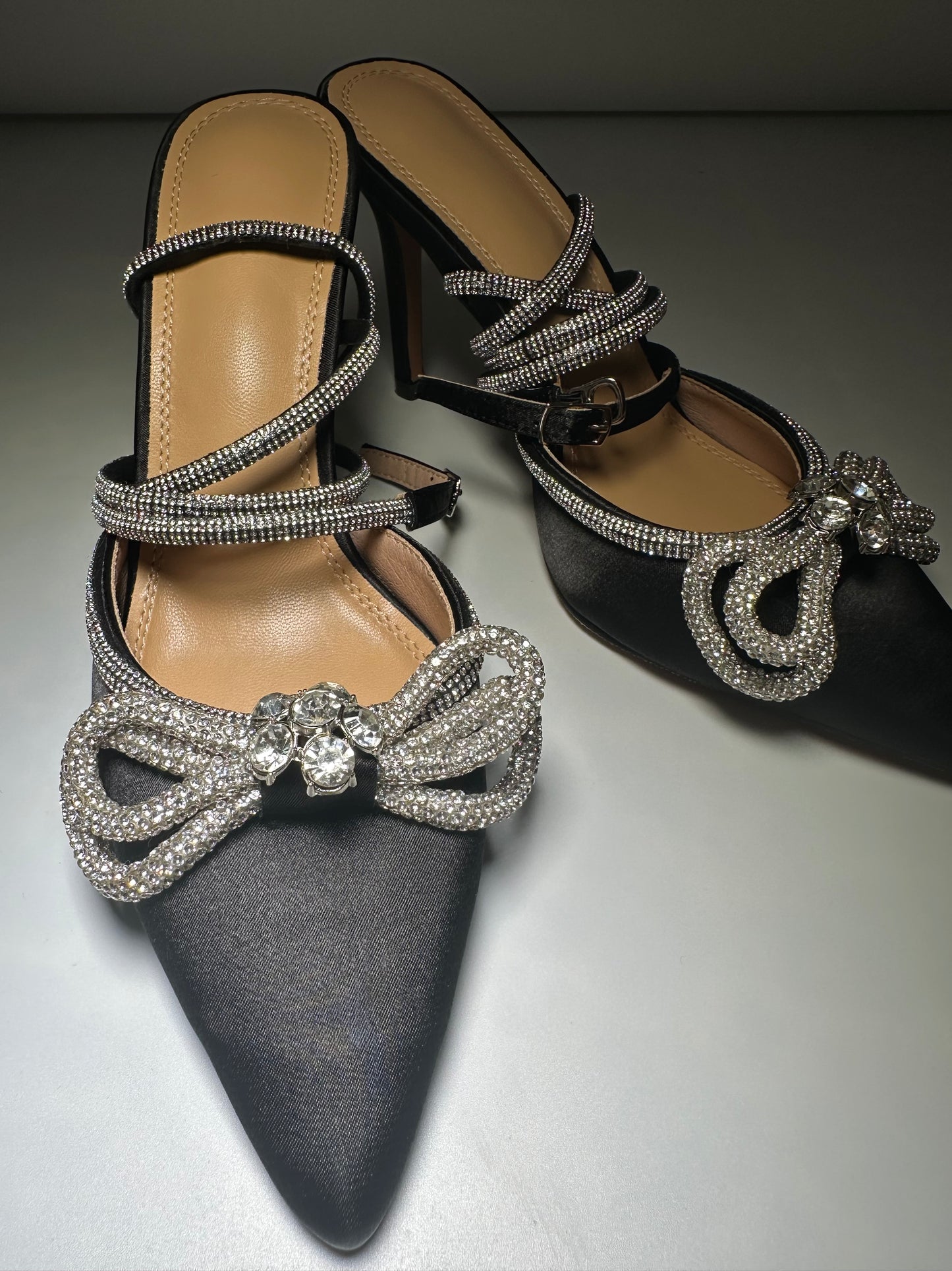 Zapatilla Cinderella Negra/Satin