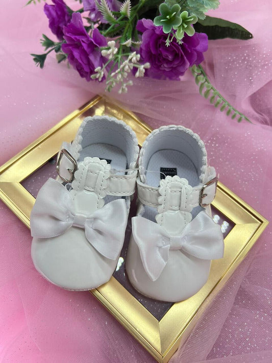 Zapatitos Blancos Niña