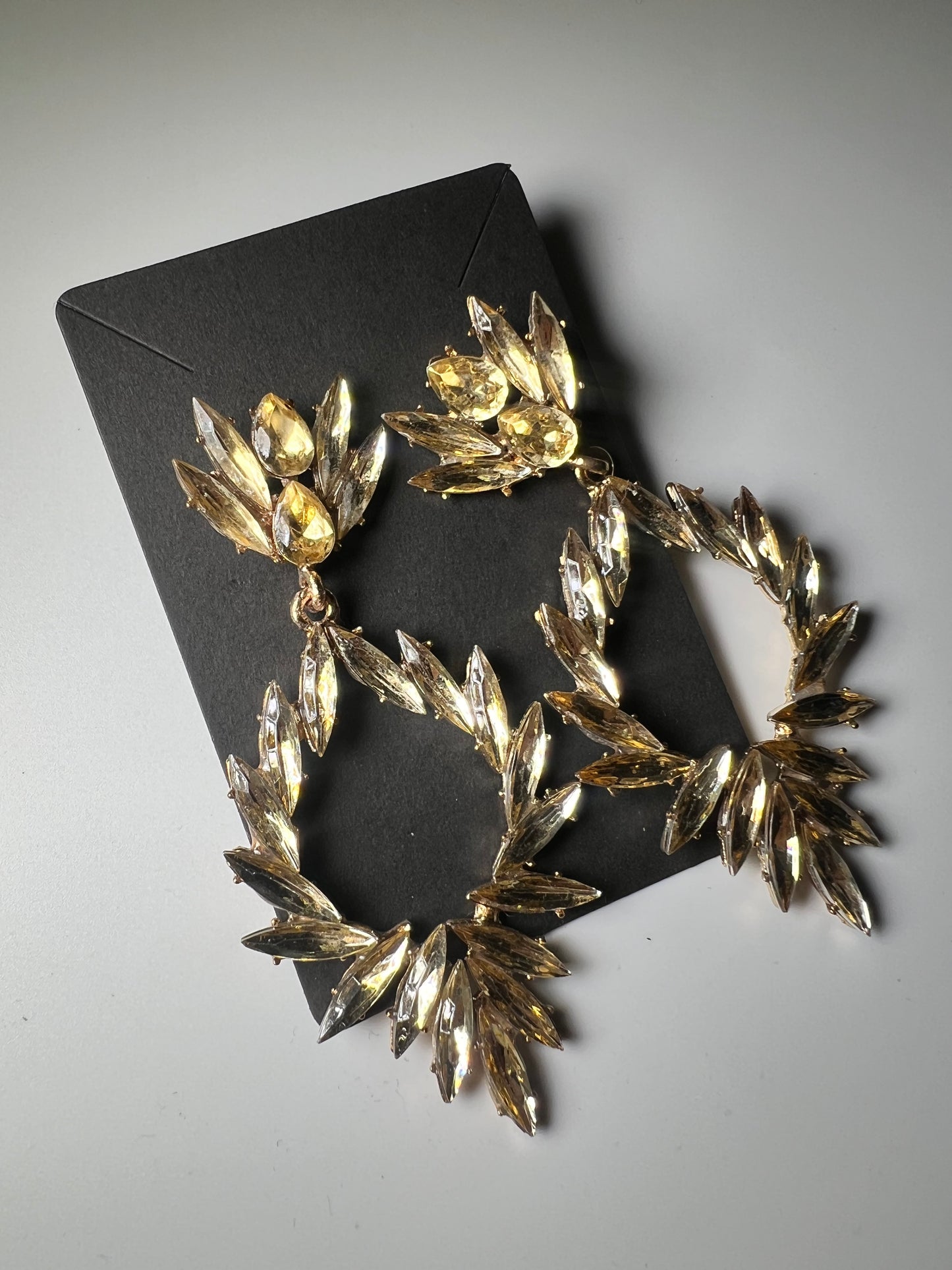 Aretes manelli