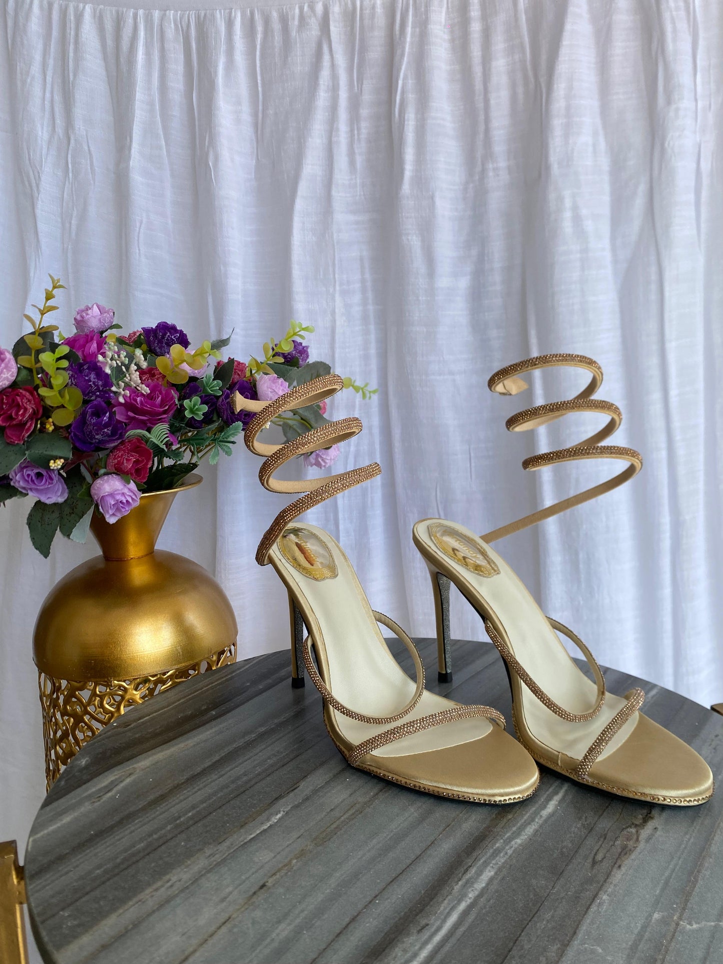Zapatilla Carlota Dorada