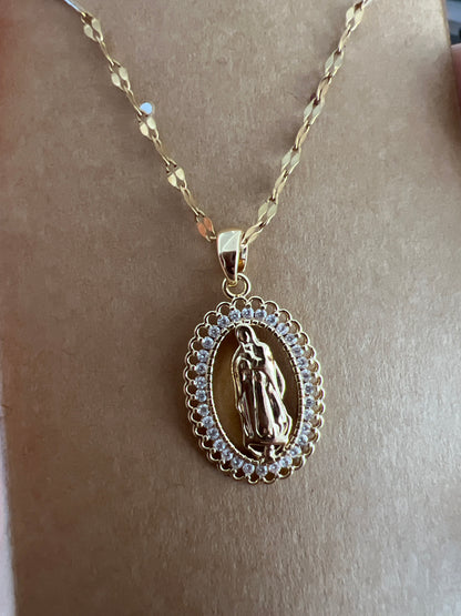 Collar Cadena de virgen ovalada