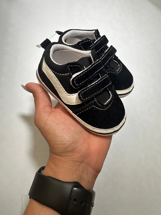 Zapatitos vanuys negro