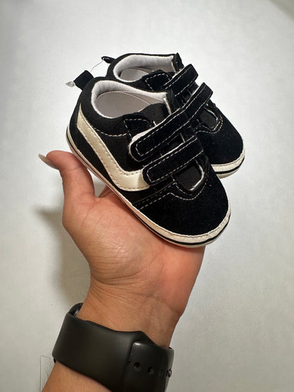 Zapatitos vanuys negro