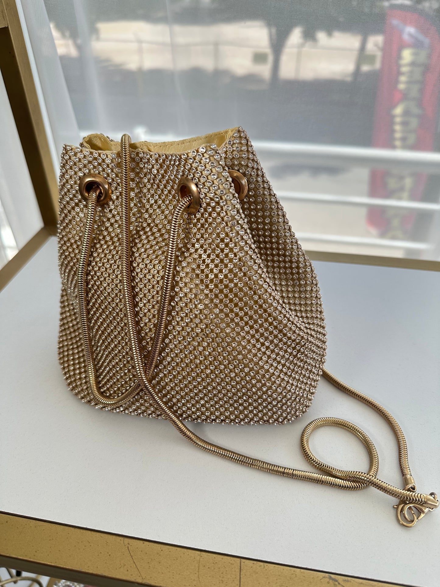 Bolsa Bucket dorada
