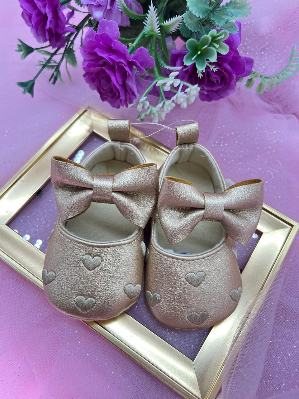 Zapatitos Corazon Dorado